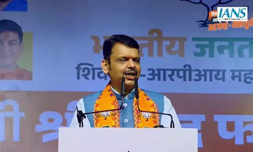 CM फड़नवीस का बयान: मुंबई की समस्याओं और राजनीतिक भ्रम पर उठाए सवाल