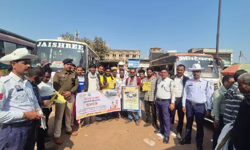 SSP रामकृष्ण साहू के निर्देशन में नागरिकों को यातायात नियमों की जानकारी और जागरूकता अभियान SSP रामकृष्ण साहू के निर्देशन में नागरिकों को यातायात नियमों की जानकारी और जागरूकता अभियान