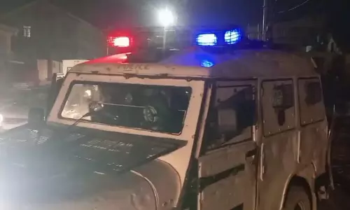 गणतंत्र दिवस से पहले अनंतनाग में पुलिस ने शहर में मॉक ड्रिल कर सुरक्षा व्यवस्था को परखा