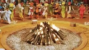 Lohri 2026: लोहड़ी त्योहार में क्यों जलाई जाती है अग्नि, जानें महत्व Lohri 2026: लोहड़ी त्योहार में क्यों जलाई जाती है अग्नि, जानें महत्व