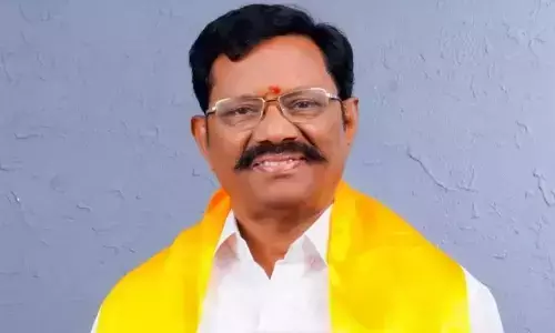Adimulam ने प्रोटोकॉल उल्लंघन को लेकर अधिकारियों को फटकार लगाई Adimulam ने प्रोटोकॉल उल्लंघन को लेकर अधिकारियों को फटकार लगाई