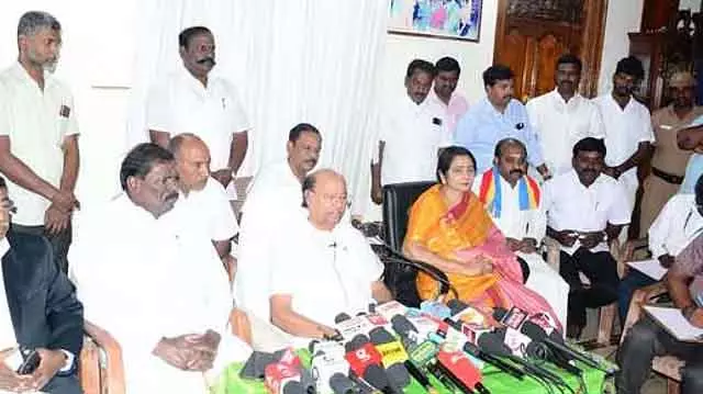 चुनावी गठबंधन पर फैसला 2 दिन में: Dr. S. Ramadoss चुनावी गठबंधन पर फैसला 2 दिन में: Dr. S. Ramadoss