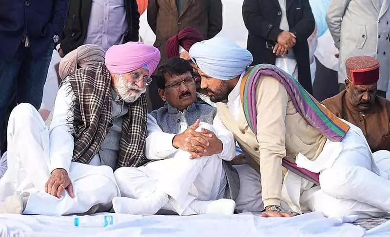 Punjab: कांग्रेस ने ‘मनरेगा बचाओ’ अभियान शुरू किया Punjab: कांग्रेस ने ‘मनरेगा बचाओ’ अभियान शुरू किया