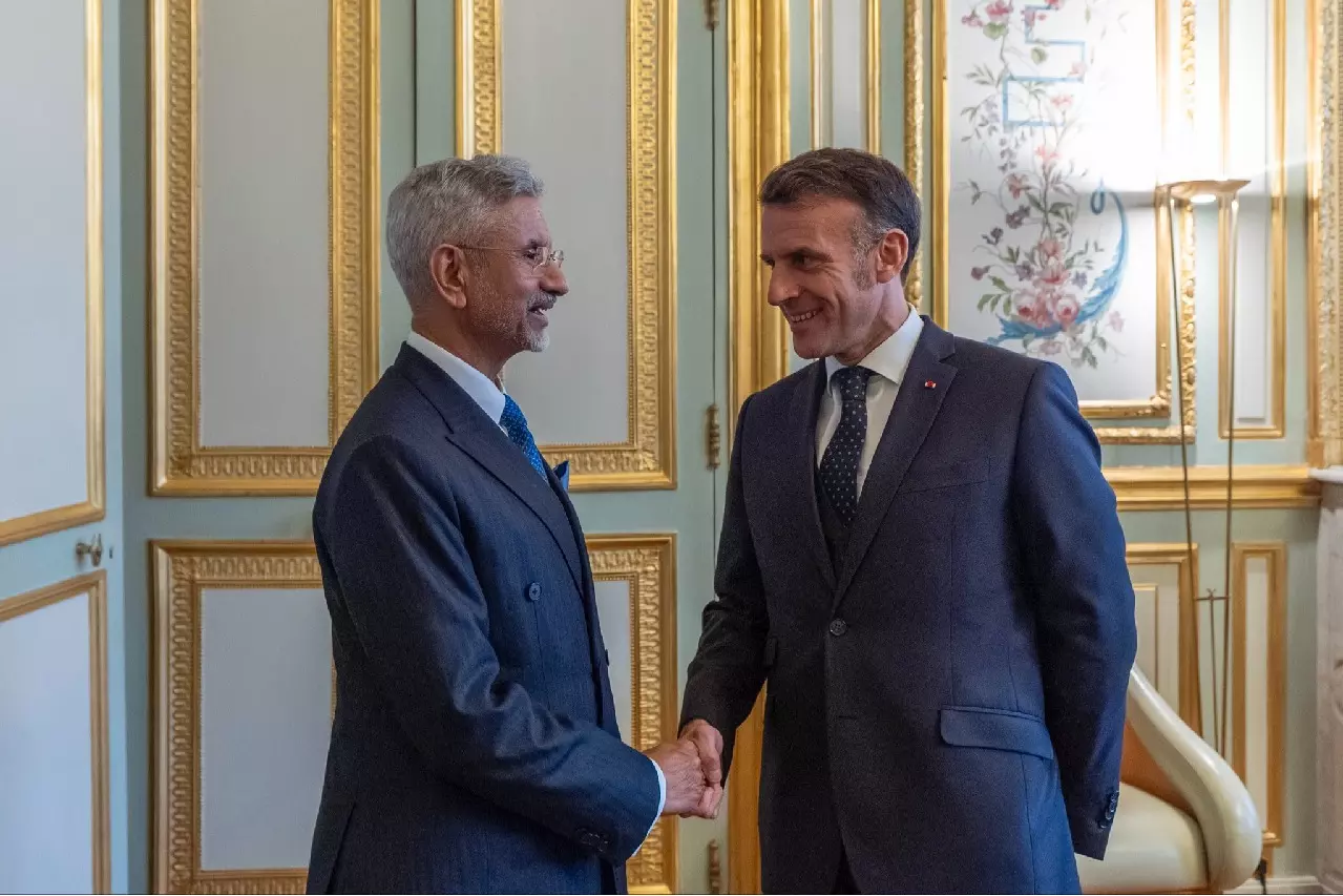 Jaishankar-Macron मुलाकात, वैश्विक बदलावों के बीच रणनीतिक साझेदारी पर चर्चा Jaishankar-Macron मुलाकात, वैश्विक बदलावों के बीच रणनीतिक साझेदारी पर चर्चा