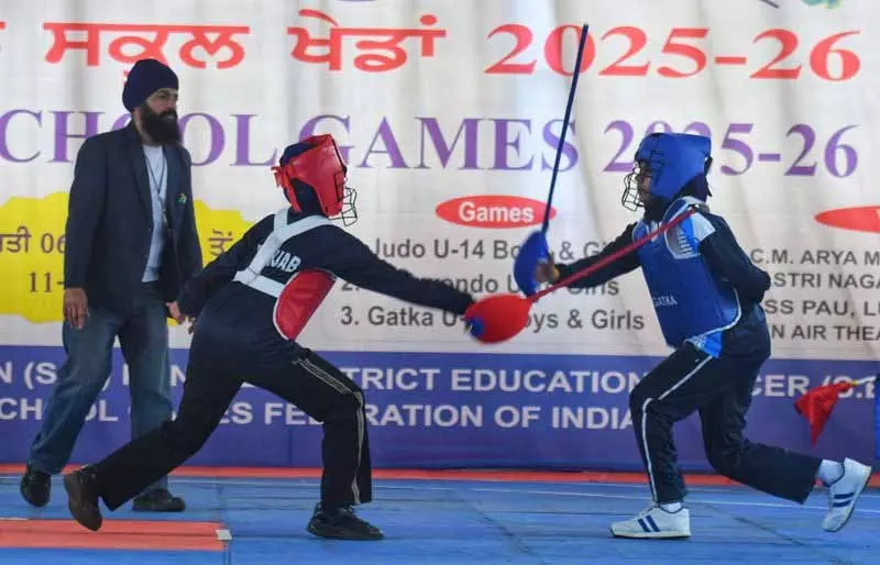 Gatka के प्रैक्टिशनर चाहते हैं कि दूसरे बोर्ड के स्टूडेंट्स भी मार्शल आर्ट अपनाएं Gatka के प्रैक्टिशनर चाहते हैं कि दूसरे बोर्ड के स्टूडेंट्स भी मार्शल आर्ट अपनाएं