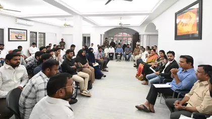 Telangana में छात्र विरोध तेज़, सरकार के ज़मीन वापसी फैसले पर टकराव Telangana में छात्र विरोध तेज़, सरकार के ज़मीन वापसी फैसले पर टकराव