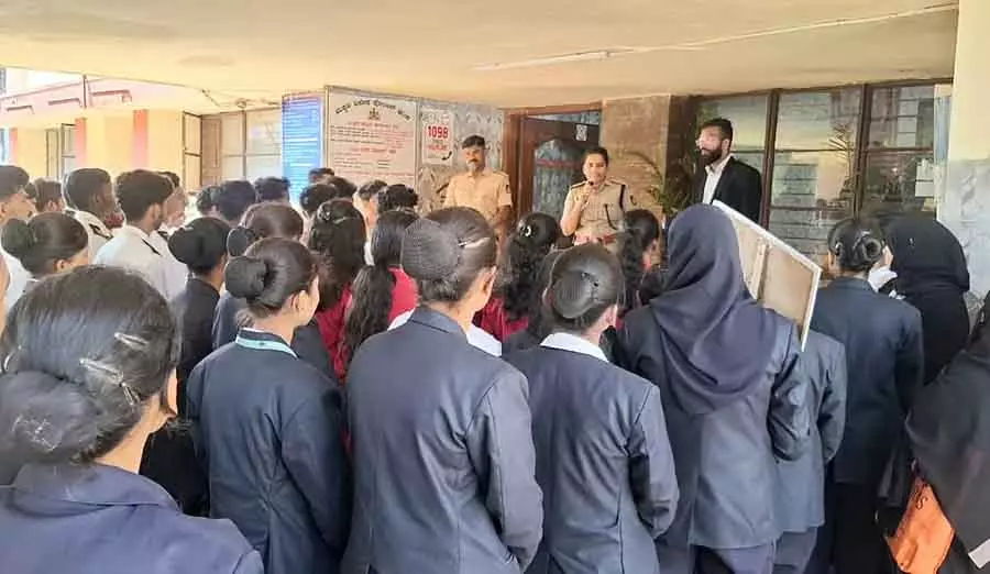 मुसीबत के समय पुलिस की मदद लें: DSP गीता पाटिल मुसीबत के समय पुलिस की मदद लें: DSP गीता पाटिल