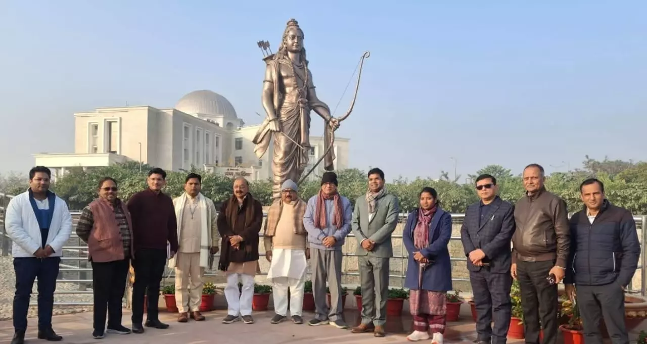 Bareilly: रामायण वाटिका की भव्यता, 51 फीट ऊंची प्रतिमा आकर्षण का केंद्र Bareilly: रामायण वाटिका की भव्यता, 51 फीट ऊंची प्रतिमा आकर्षण का केंद्र
