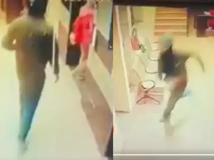 Delhi: चेन छीनने की कोशिश नाकाम, बुजुर्ग महिला ने मदद के लिए चिल्लाया Delhi: चेन छीनने की कोशिश नाकाम, बुजुर्ग महिला ने मदद के लिए चिल्लाया