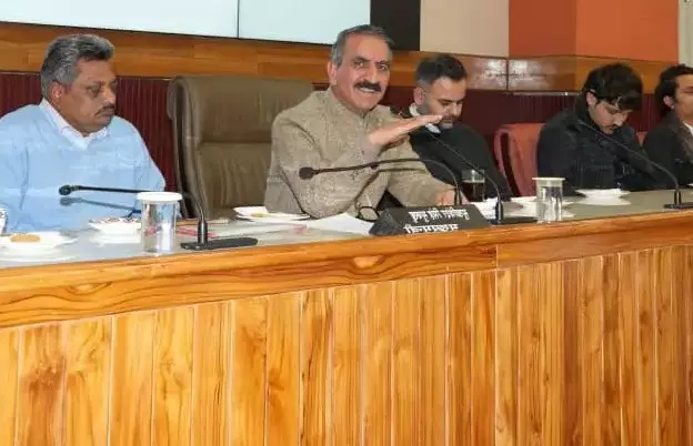 Shimla: छात्र संसद में छात्रों से मिलकर मुख्यमंत्री ने किया विचार-विमर्श Shimla: छात्र संसद में छात्रों से मिलकर मुख्यमंत्री ने किया विचार-विमर्श