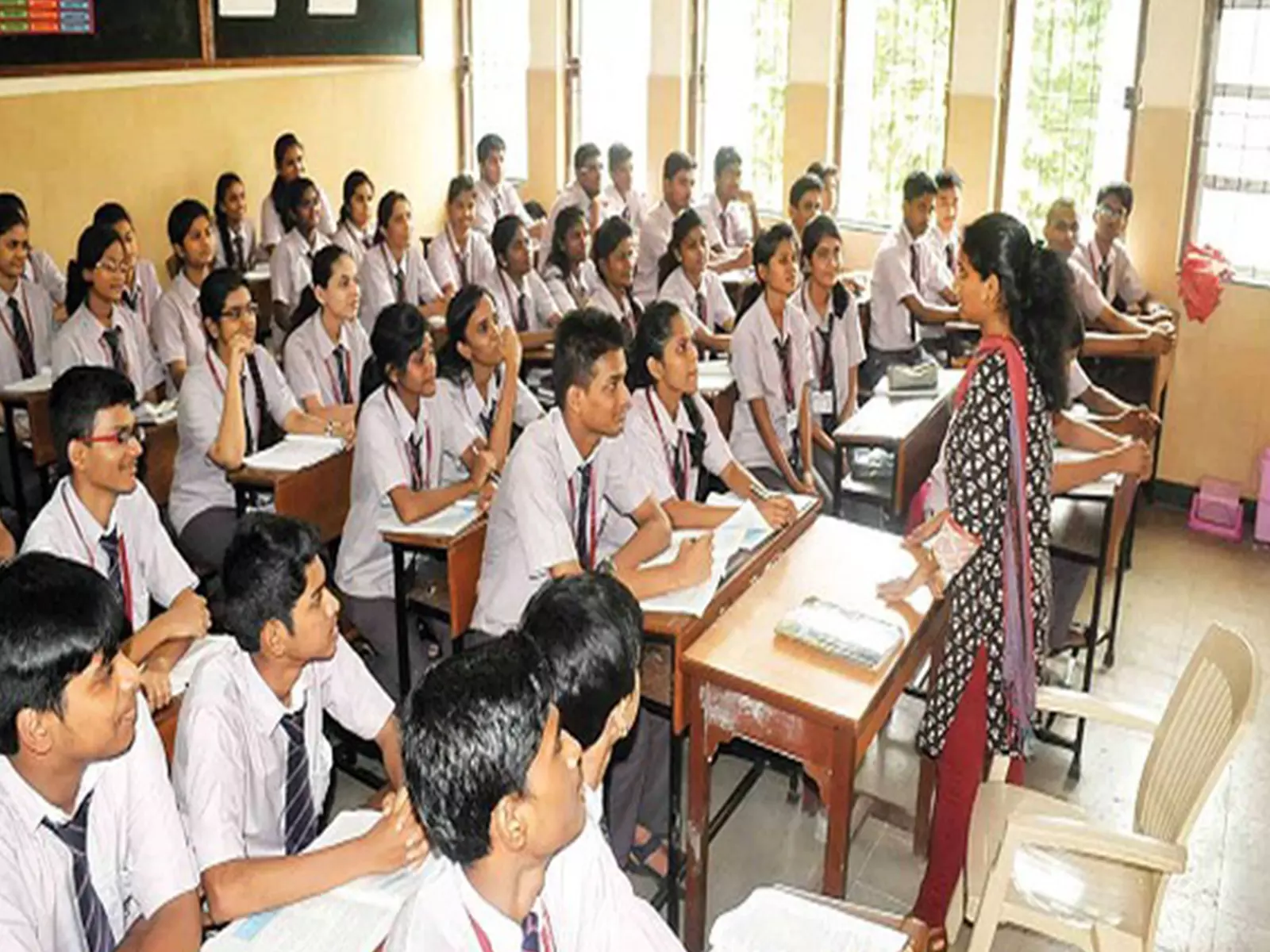 बैग का वजन कम करना, पीछे बैठने वाले छात्रों को हटाना: Kerala सरकार ने मसौदा रिपोर्ट को दी मंजूरी बैग का वजन कम करना, पीछे बैठने वाले छात्रों को हटाना: Kerala सरकार ने मसौदा रिपोर्ट को दी मंजूरी