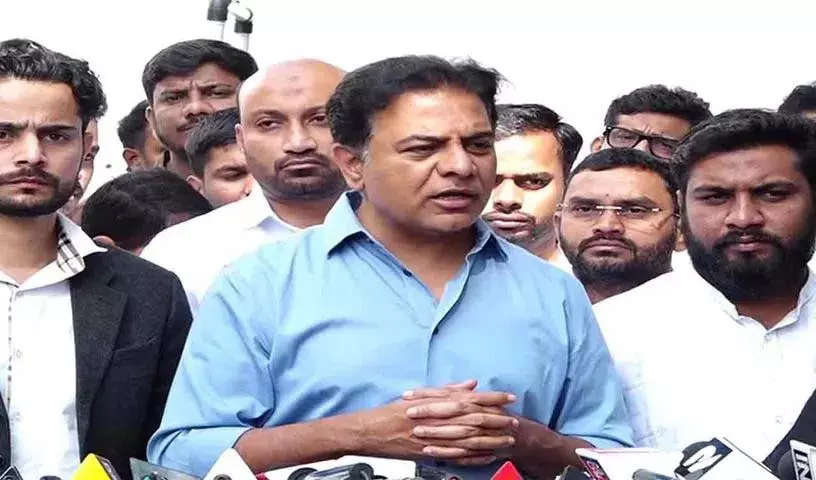 हम छात्रों के साथ दिल्ली तक लड़ेंगे: KTR हम छात्रों के साथ दिल्ली तक लड़ेंगे: KTR