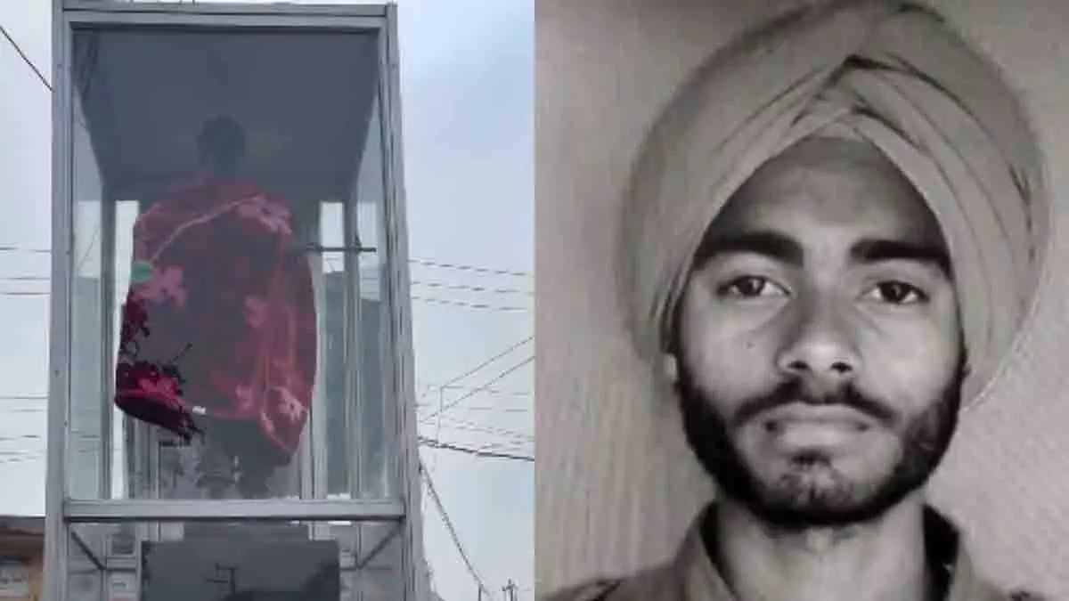 Jammu: कड़ाके की ठंड में मां ने शहीद बेटे की मूर्ति को ओढ़ाया कंबल Jammu: कड़ाके की ठंड में मां ने शहीद बेटे की मूर्ति को ओढ़ाया कंबल