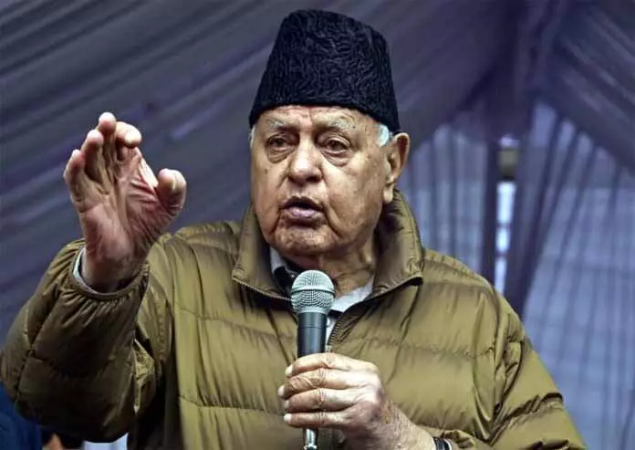 सरकार सामाजिक-आर्थिक विकास और विशेष दर्जे पर ध्यान दे रही है: Farooq सरकार सामाजिक-आर्थिक विकास और विशेष दर्जे पर ध्यान दे रही है: Farooq