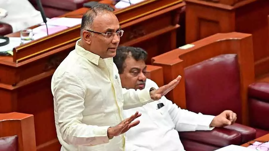 मलयालम भाषा बिल केरल में कन्नड़ बोलने वाले लोगों के खिलाफ है: Dinesh Gundu Rao मलयालम भाषा बिल केरल में कन्नड़ बोलने वाले लोगों के खिलाफ है: Dinesh Gundu Rao