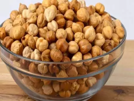 सर्दियों में महसूस होती है थकान तो इस तरह करें भुने चने का सेवन, जानें सेवन के फायदे सर्दियों में महसूस होती है थकान तो इस तरह करें भुने चने का सेवन, जानें सेवन के फायदे