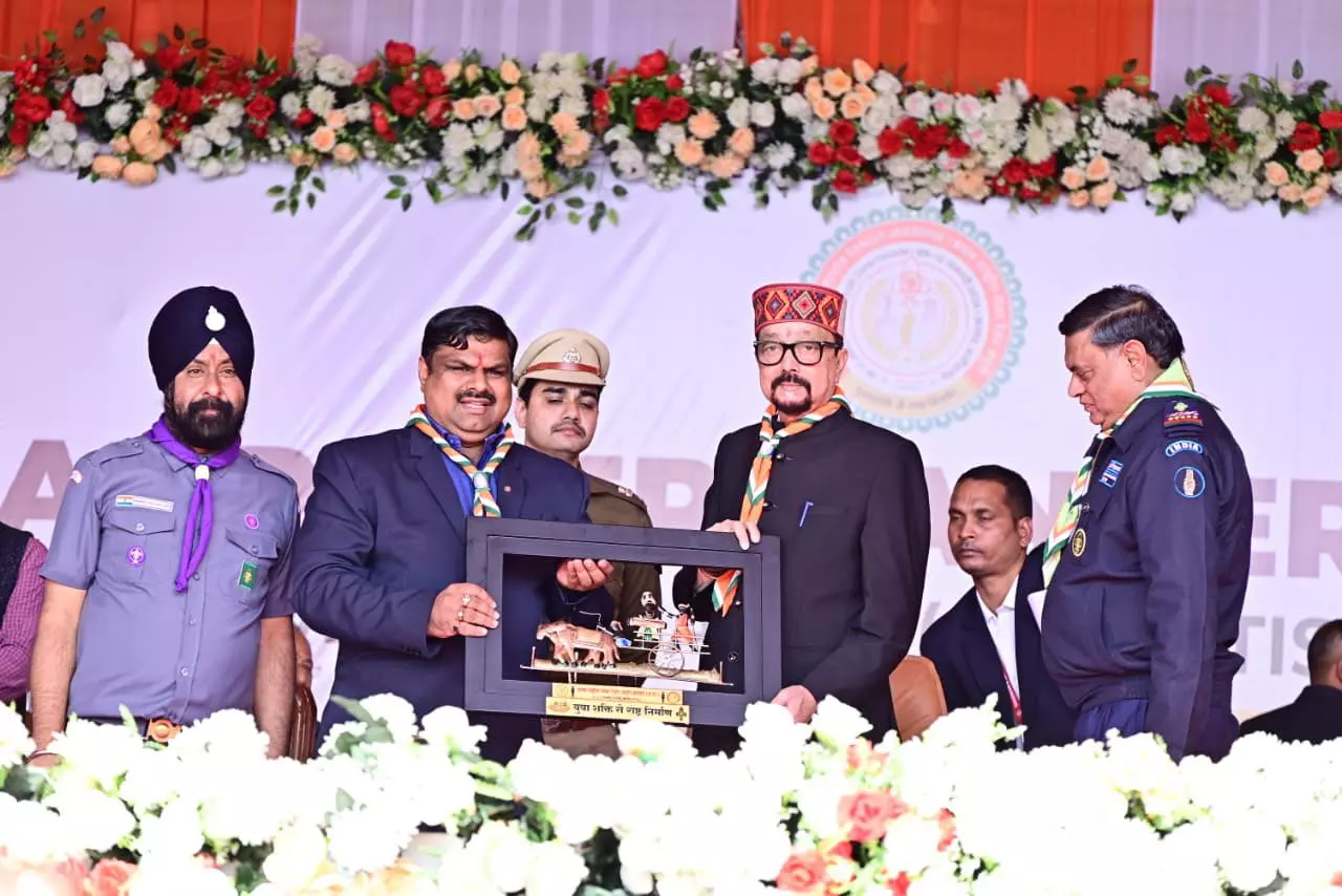 राज्यपाल डेका ने दुधली में प्रथम राष्ट्रीय रोवर–रेंजर जंबूरी 2026 का किया भव्य शुभारंभ राज्यपाल डेका ने दुधली में प्रथम राष्ट्रीय रोवर–रेंजर जंबूरी 2026 का किया भव्य शुभारंभ