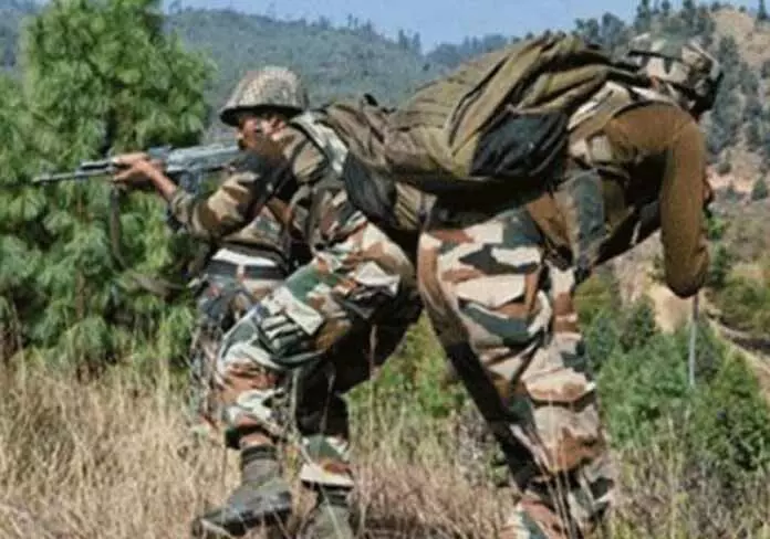 SRINAGAR: सेना के दो पोर्टर नदी में फिसल गए SRINAGAR: सेना के दो पोर्टर नदी में फिसल गए