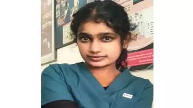 Bangalore : डेंटल कॉलेज के एक डिप्रेशन में आए स्टूडेंट ने सुसाइड किया Bangalore : डेंटल कॉलेज के एक डिप्रेशन में आए स्टूडेंट ने सुसाइड किया