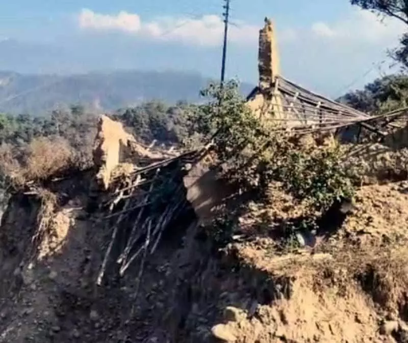 Road project की वजह से घरों को नुकसान, जवाली के 13 परिवारों को अभी भी मुआवज़े का इंतज़ार Road project की वजह से घरों को नुकसान, जवाली के 13 परिवारों को अभी भी मुआवज़े का इंतज़ार