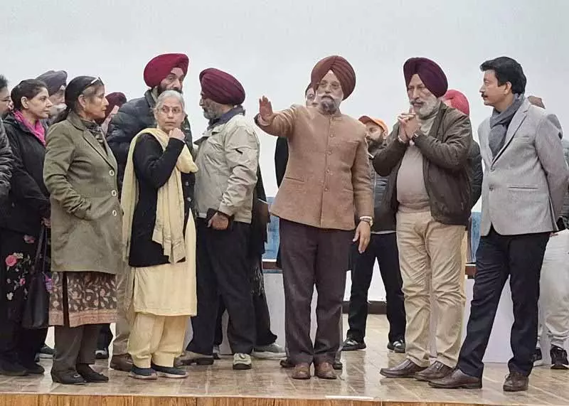 GNDU के वीसी ने स्वर्ण जयंती दीक्षांत समारोह की तैयारियों का जायजा लिया GNDU के वीसी ने स्वर्ण जयंती दीक्षांत समारोह की तैयारियों का जायजा लिया