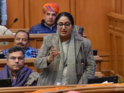 ‘मेहनती महिला CM से जलन’—रेखा गुप्ता का AAP पर तीखा हमला ‘मेहनती महिला CM से जलन’—रेखा गुप्ता का AAP पर तीखा हमला