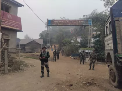 Manipur: फ्यूल स्टेशन के पास बम फेंकने की घटना, सभी सुरक्षित Manipur: फ्यूल स्टेशन के पास बम फेंकने की घटना, सभी सुरक्षित