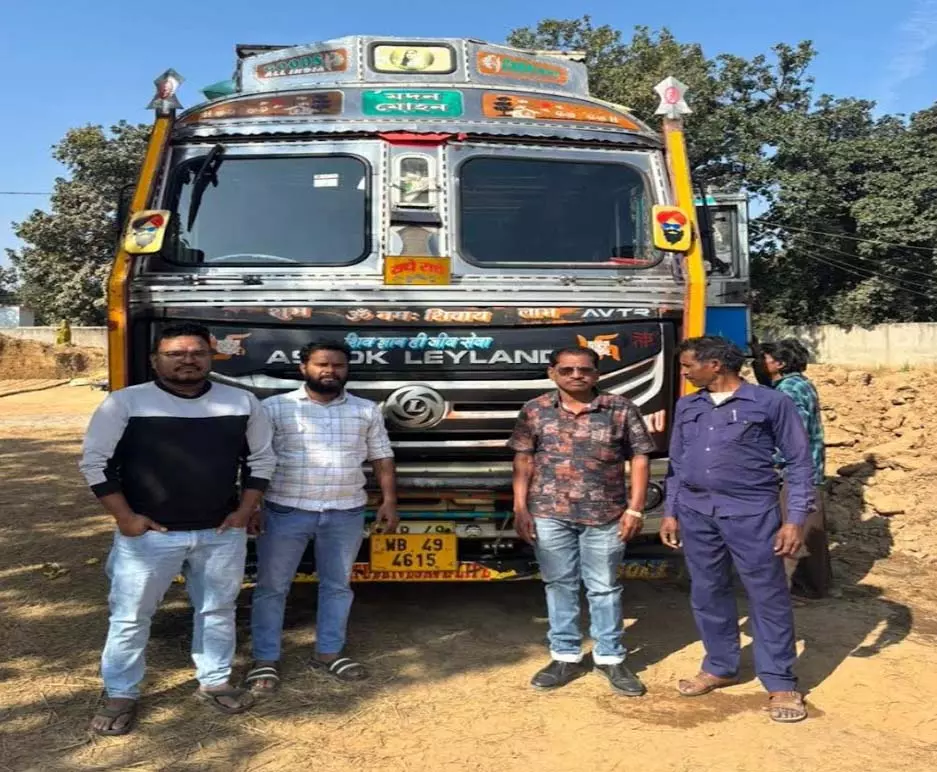 अवैध धान तस्करी पर प्रशासन की सख्ती, 1420 कट्टा धान जब्त अवैध धान तस्करी पर प्रशासन की सख्ती, 1420 कट्टा धान जब्त