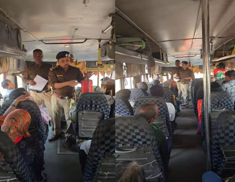 सड़क सुरक्षा माह के तहत यात्री वाहनों व स्कूल बसों की सघन जांच, 16,900 की चालानी कार्रवाई सड़क सुरक्षा माह के तहत यात्री वाहनों व स्कूल बसों की सघन जांच, 16,900 की चालानी कार्रवाई