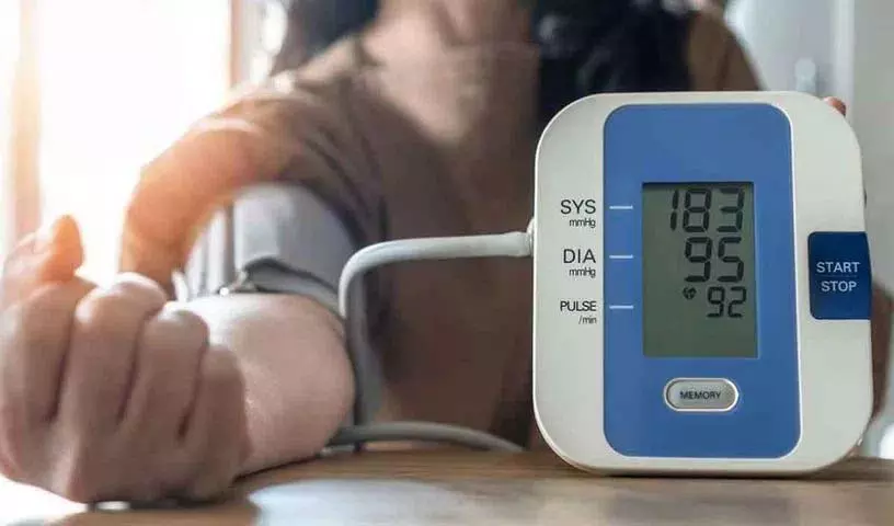 अगर आपको हाई BP है तो ये टिप्स ज़रूर फॉलो करें और ये फूड्स लें अगर आपको हाई BP है तो ये टिप्स ज़रूर फॉलो करें और ये फूड्स लें