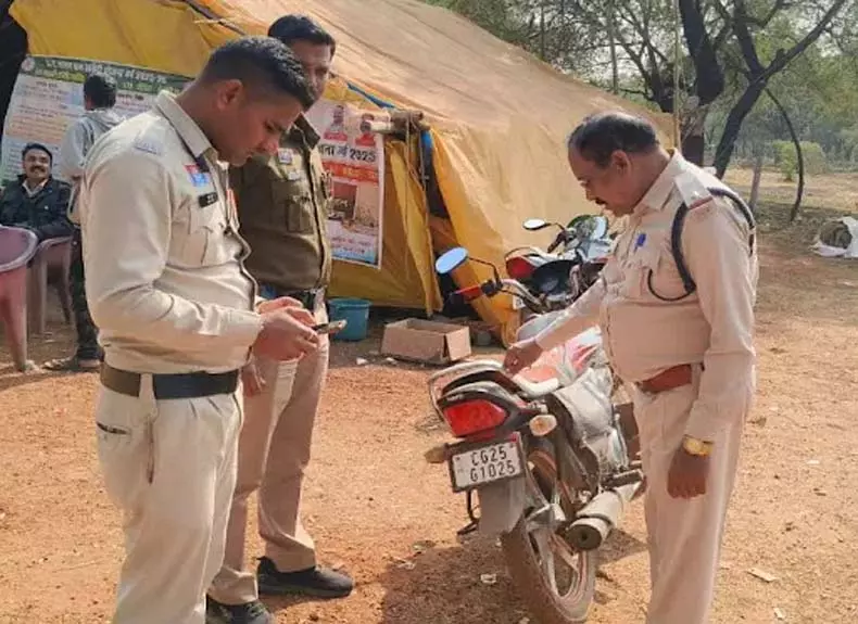 बेमेतरा पुलिस का विशेष अभियान: “सशक्त एप” से 1,471 वाहनों की जांच बेमेतरा पुलिस का विशेष अभियान: “सशक्त एप” से 1,471 वाहनों की जांच