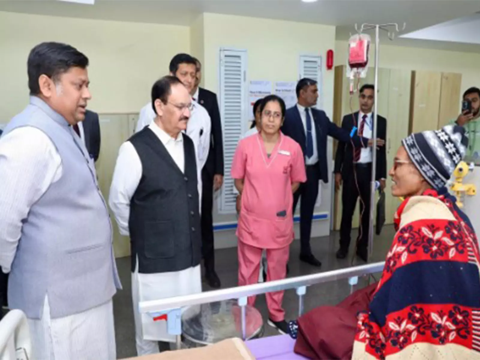 पश्चिम बंगाल दौरे के दौरान JP Nadda ने कोलकाता में कैंसर देखभाल सुविधाओं का जायजा लिया पश्चिम बंगाल दौरे के दौरान JP Nadda ने कोलकाता में कैंसर देखभाल सुविधाओं का जायजा लिया