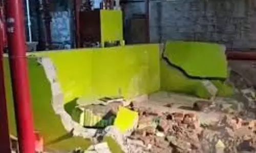 Dehradun: प्रशासन की बड़ी कार्रवाई ,अवैध मजार किया ध्वस्त Dehradun: प्रशासन की बड़ी कार्रवाई ,अवैध मजार किया ध्वस्त