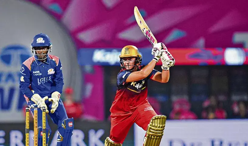 नादिन डी क्लार्क ने RCB को WPL के पहले मैच में मुंबई इंडियंस पर रोमांचक जीत दिलाई नादिन डी क्लार्क ने RCB को WPL के पहले मैच में मुंबई इंडियंस पर रोमांचक जीत दिलाई