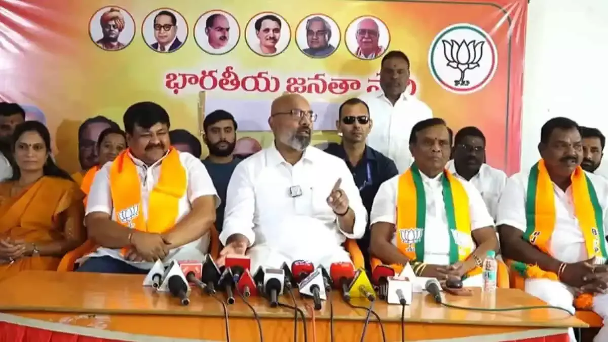 Hyderabad: भाजपा सांसद ने निजामाबाद का नाम बदलने का प्रस्ताव रखा, एमबीटी ने इसकी आलोचना की Hyderabad: भाजपा सांसद ने निजामाबाद का नाम बदलने का प्रस्ताव रखा, एमबीटी ने इसकी आलोचना की