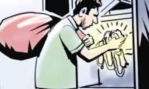 UP News: बंद मकान  से 50 लाख रुपये के आभूषण ले उड़े चोर