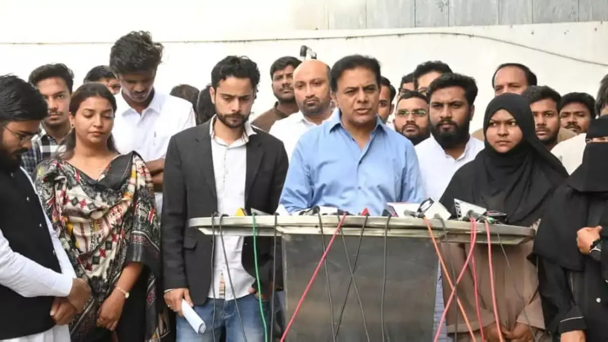 Hyderabad: केटीआर ने भूमि विवाद के बीच एमएएनयूयू के छात्रों को समर्थन का आश्वासन दिया