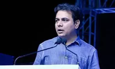 Telangana: MANUU के छात्रों ने विपक्ष का दरवाज़ा खटखटाया Telangana: MANUU के छात्रों ने विपक्ष का दरवाज़ा खटखटाया