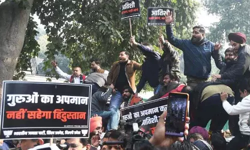 Delhi विधानसभा का शीतकालीन सत्र हंगामेदार रहा