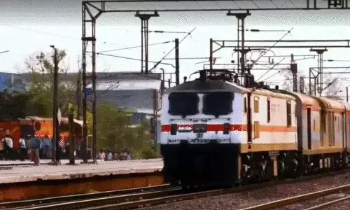 हथबंद-तिल्दा नेवरा रेलवे ट्रैक में चलेगा काम, 8 ट्रेनें रद्द हथबंद-तिल्दा नेवरा रेलवे ट्रैक में चलेगा काम, 8 ट्रेनें रद्द