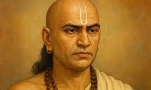 Chanakya Niti: रुकिए,हार मानने से पहले पढ़ लें चाणक्य की ये बातें Chanakya Niti: रुकिए,हार मानने से पहले पढ़ लें चाणक्य की ये बातें