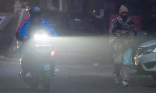 एनसीआर में एक्यूआई 400 के पार; कड़ाके की ठंड और कोहरे ने बढ़ाई मुश्किलें एनसीआर में एक्यूआई 400 के पार; कड़ाके की ठंड और कोहरे ने बढ़ाई मुश्किलें