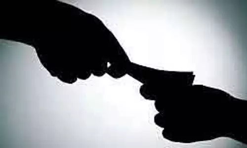 बोरीवली में FDA अधिकारी बनकर ₹50,000 ऐंठने के आरोप में 81 साल के बुजुर्ग पर केस दर्ज