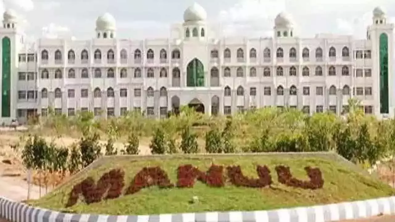 MANUU टीम ने RR जिला कलेक्टर के साथ प्रस्तावित शैक्षणिक परियोजनाओं पर चर्चा की MANUU टीम ने RR जिला कलेक्टर के साथ प्रस्तावित शैक्षणिक परियोजनाओं पर चर्चा की