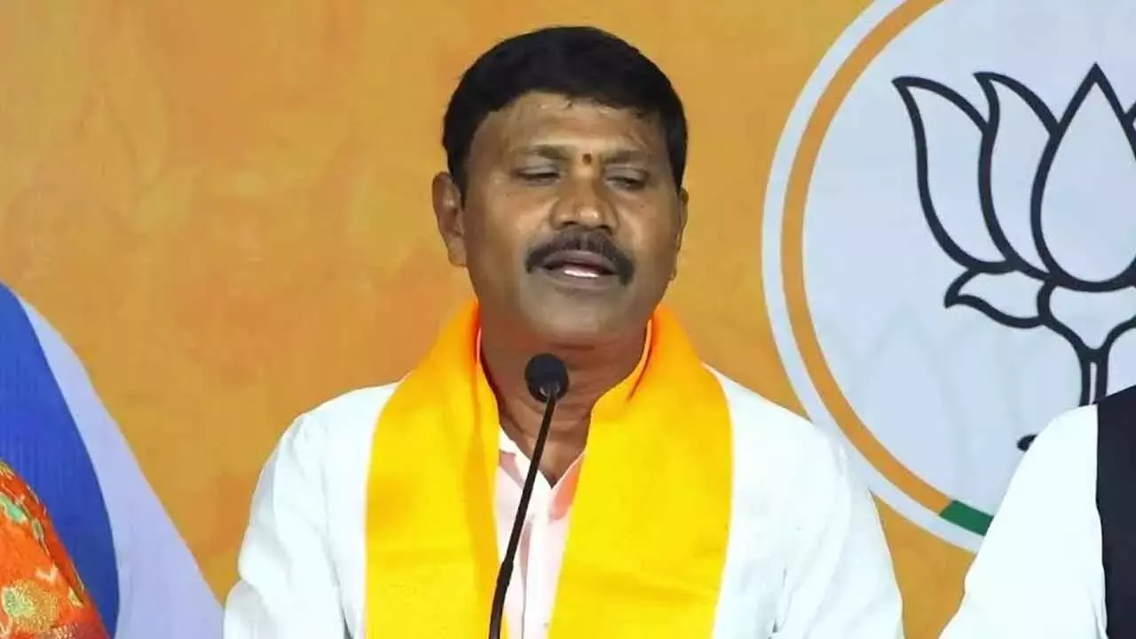 Telangana: बेरोज़गारों पर पुलिस कार्रवाई को लेकर बीजेपी ने कांग्रेस सरकार की आलोचना की Telangana: बेरोज़गारों पर पुलिस कार्रवाई को लेकर बीजेपी ने कांग्रेस सरकार की आलोचना की