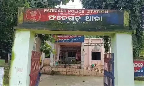 Odisha : प्रेमी के शादी से इनकार करने पर महिला ने पुलिस स्टेशन के बाहर आत्महत्या की कोशिश की