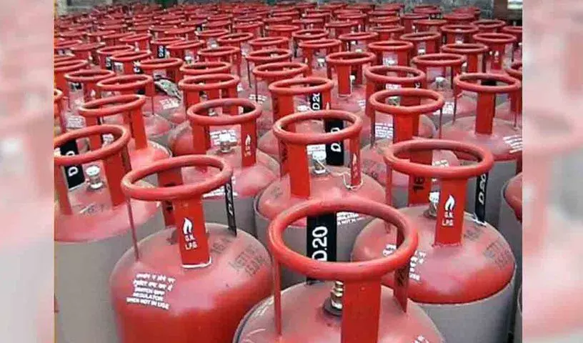 Hyderabad: करीमनगर में मिड-डे मील वर्कर्स के लिए LPG बहुत बड़ा बोझ बन गया