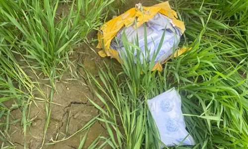 बड़ी कार्रवाई, 10 पैकेट हेरोइन बरामद बड़ी कार्रवाई, 10 पैकेट हेरोइन बरामद