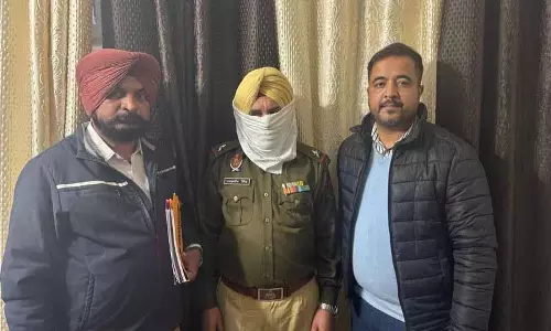 रिश्वत लेने के आरोप में गिरफ्तार ASI को दो दिन की पुलिस कस्टडी में भेजा गया रिश्वत लेने के आरोप में गिरफ्तार ASI को दो दिन की पुलिस कस्टडी में भेजा गया