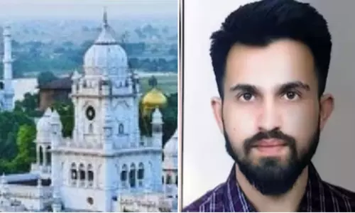 Lucknow: कोर्ट में सरेंडर की तैयारी में डॉ. रमीज, केजीएमयू मामला Lucknow: कोर्ट में सरेंडर की तैयारी में डॉ. रमीज, केजीएमयू मामला